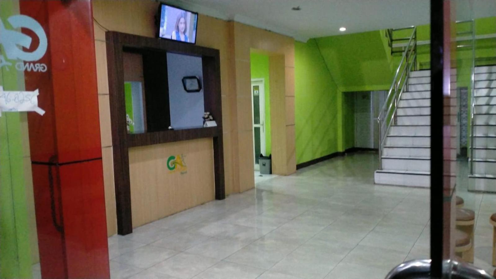 Hotel Grand Atlet Бенгкулу Экстерьер фото